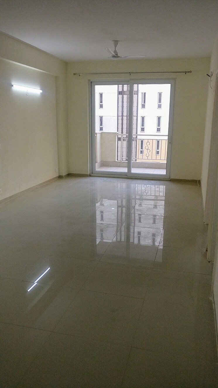 Room, emaar-palm-hills 4 Bedroom 1950 Sq.Ft. Apartment In Sector 77 Gurgaon 9242600