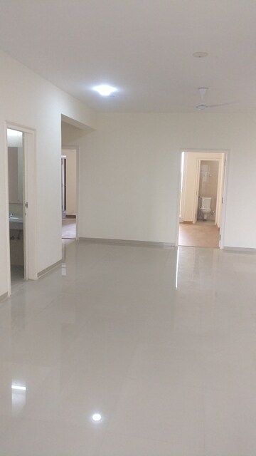 Room in 4 BHK Apartment at Emaar Palm Hills, Sector 77 – for Rent