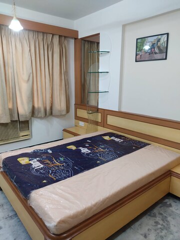 Bedroom in 2 BHK Apartment at Hiranandani Gardens, Powai – for Rent
