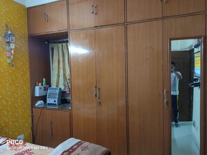Furnished Amenities in 3 BHK Apartment at Patparganj – for Rent