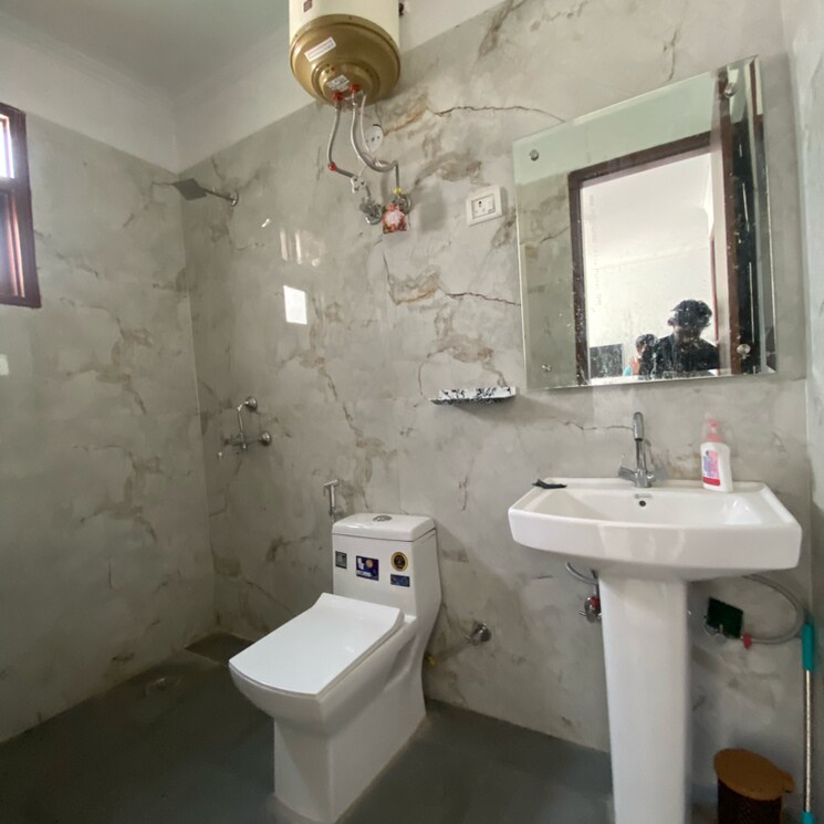 Bathroom, risland-sky-mansion 2 Bedroom 1500 Sq.Ft. Builder Floor In Chattarpur Delhi 9242702