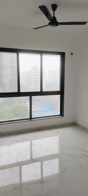 Room in 2 BHK Apartment at Anant Tara, Kandivali West – for Rent