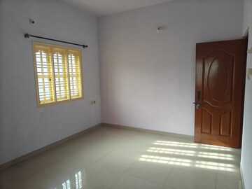 Room in 2 BHK Builder Floor at Bommanahalli – for Rent