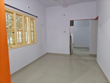 Room in 2 BHK Builder Floor at Bommanahalli – for Rent