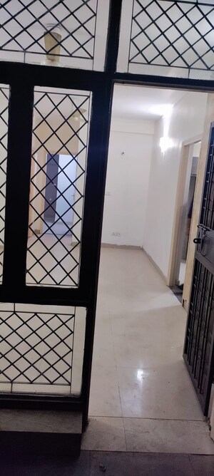 Balcony in 2 BHK Builder Floor at Sushant Lok 3, Sector 57 – for Rent