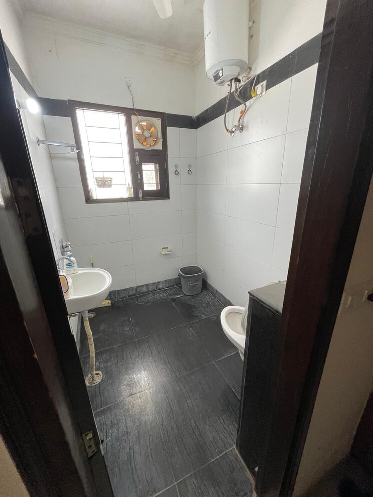 Bathroom, sector 26 2 Bedroom 1300 Sq.Ft. Independent House In Sector 26 Panchkula 9242709