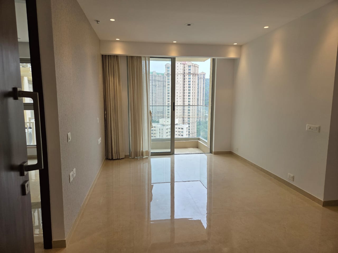 3 BHK 1118 Sq.Ft. Apartment in RNA NG Eclat