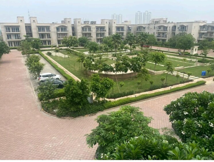 Garden, bptp-amstoria-plot  250 Sq.Yd. Plot In Sector 102 Gurgaon 9242757