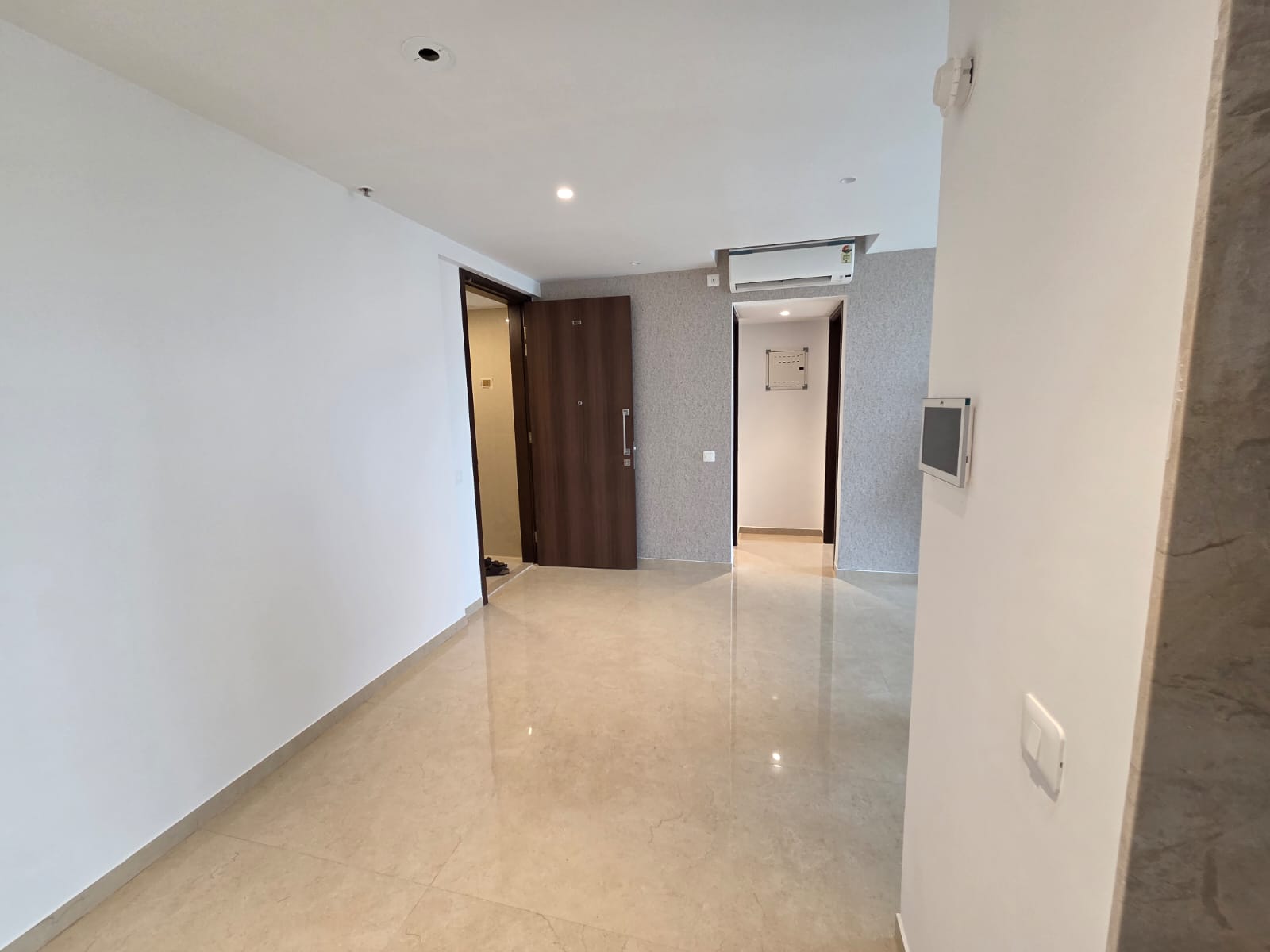 2 BHK + Pooja Room 920 Sq.Ft. Apartment in Kalpataru Magnus