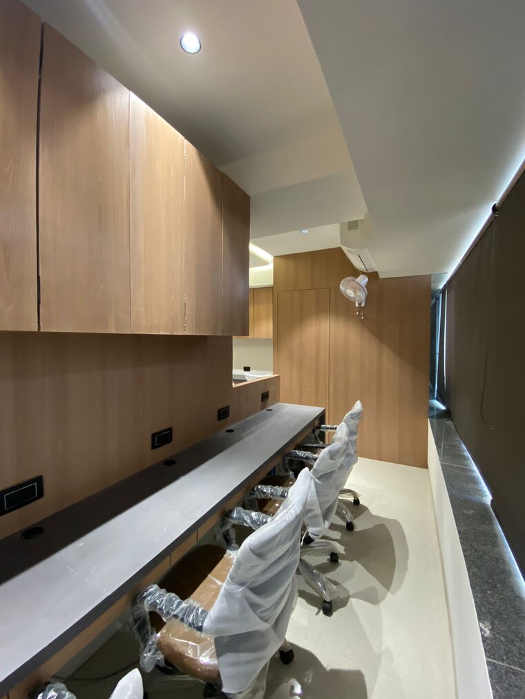 Team Area, vaishnodevi circle Commercial Office Space 655 Sq.Ft. In Vaishnodevi Circle Ahmedabad 9242821