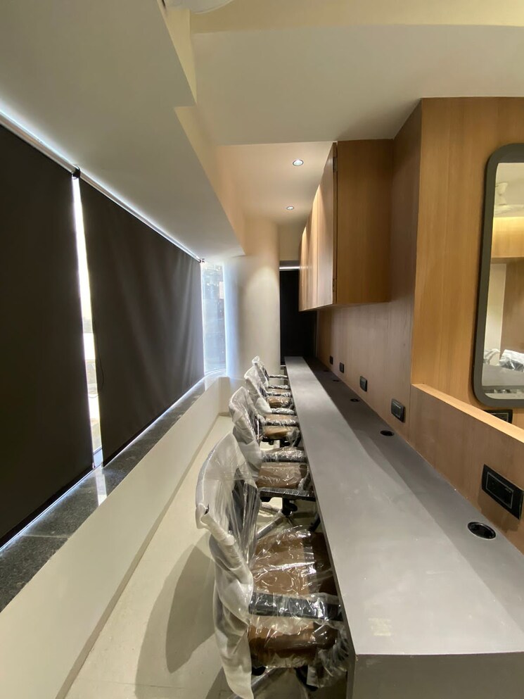 Balcony, vaishnodevi circle Commercial Office Space 655 Sq.Ft. In Vaishnodevi Circle Ahmedabad 9242821