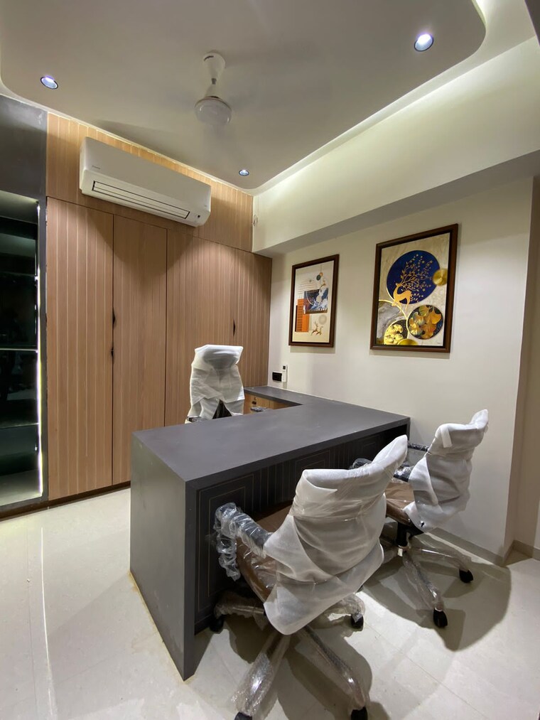 Team Area, vaishnodevi circle Commercial Office Space 655 Sq.Ft. In Vaishnodevi Circle Ahmedabad 9242821