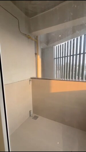 Room in 4 BHK Apartment at Aundh – for Sale