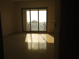 Room in 4 BHK Apartment at Ekta World Lake Superior, Powai – for Rent