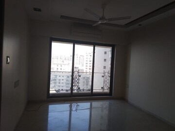 Room in 4 BHK Apartment at Ekta World Lake Superior, Powai – for Rent
