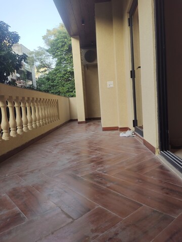 Furnished Amenities in 3 BHK Builder Floor at East Of Kailash – for Sale
