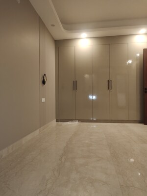 Room in 3 BHK Builder Floor at East Of Kailash – for Sale