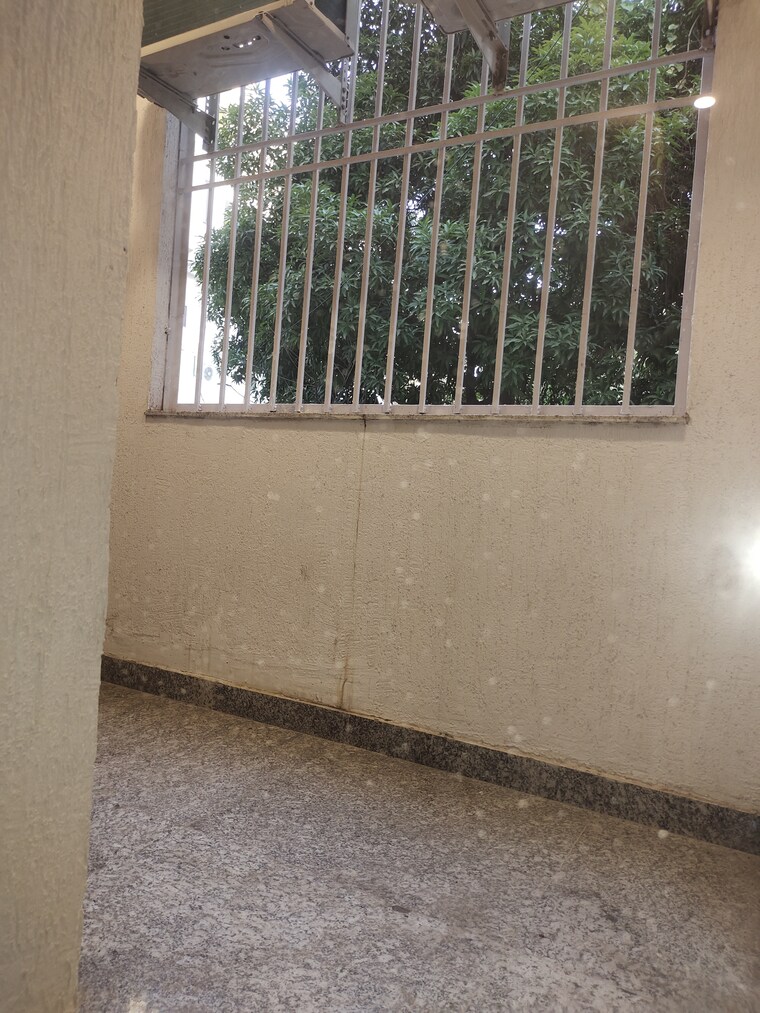 Room, east of kailash 3 Bedroom 1800 Sq.Ft. Builder Floor In East Of Kailash Delhi 9242885