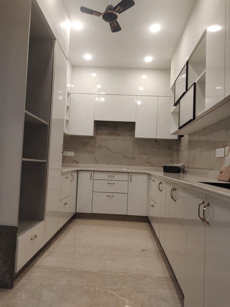 Kitchen, east of kailash 3 Bedroom 1800 Sq.Ft. Builder Floor In East Of Kailash Delhi 9242885