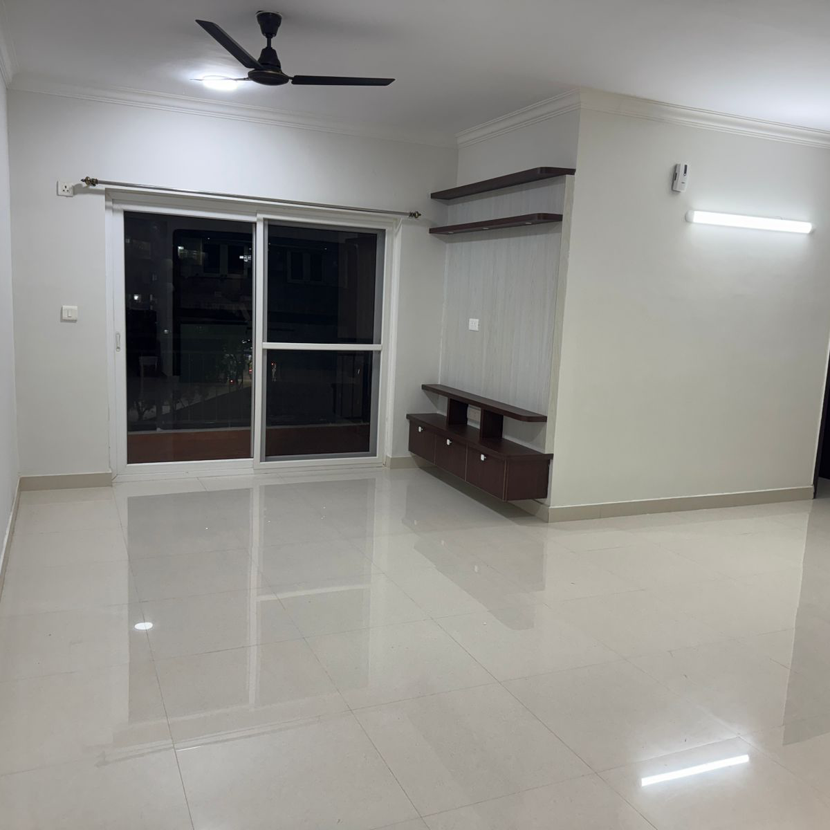 3 BHK Apartment For Rent in SJR Fiesta Homes