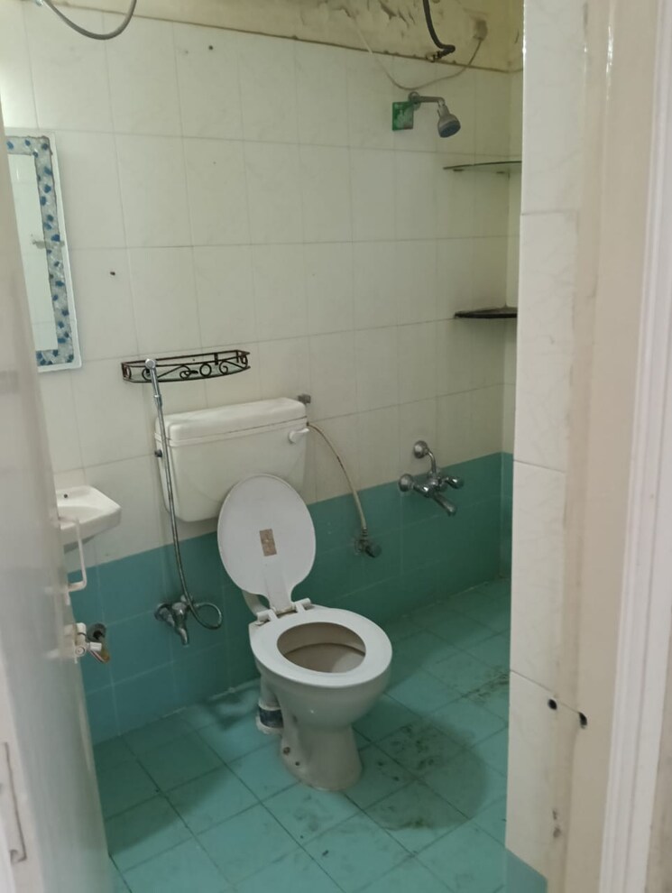 Bathroom, santacruz east 2 Bedroom 799 Sq.Ft. Builder Floor In Santacruz East Mumbai 9242931