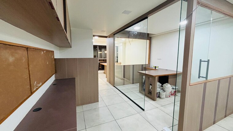 Team Area, kp-epitome Commercial Office Space 692 Sq.Ft. In Makarba Ahmedabad 9243012