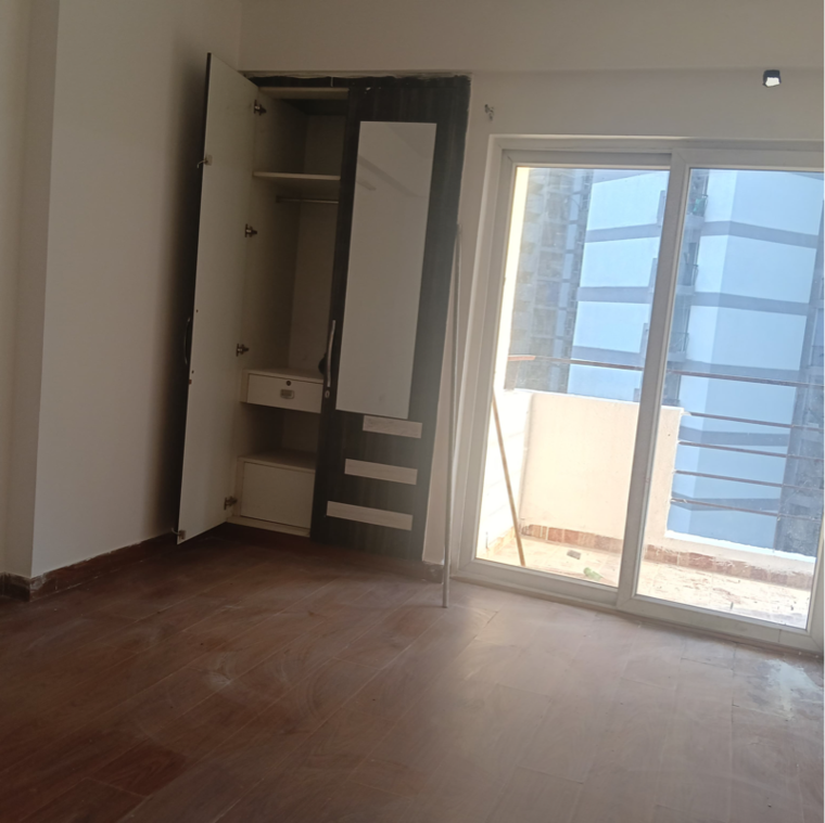 Room, express-zenith 3 Bedroom 823 Sq.Ft. Apartment In Sector 77 Noida 9243121