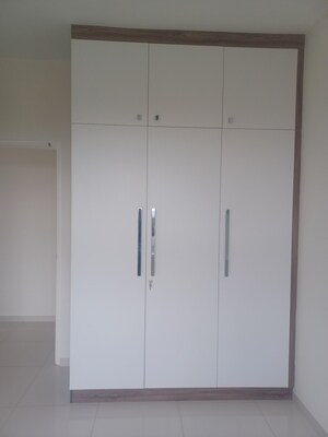 Furnished Amenities in 3 BHK Apartment at Godrej Aqua, International Airport Road – for Rent