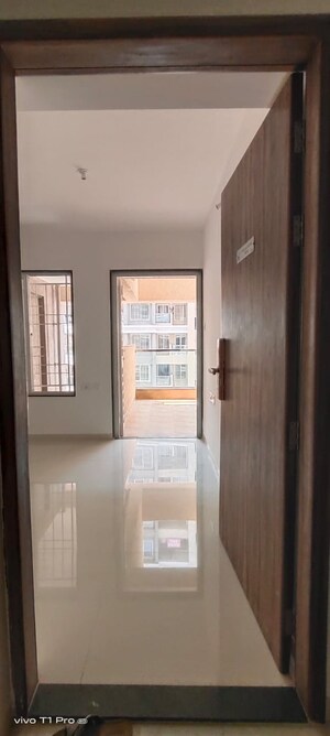 Room in 2 BHK Apartment at Choice Goodwill Breeza, Dhanori – for Rent