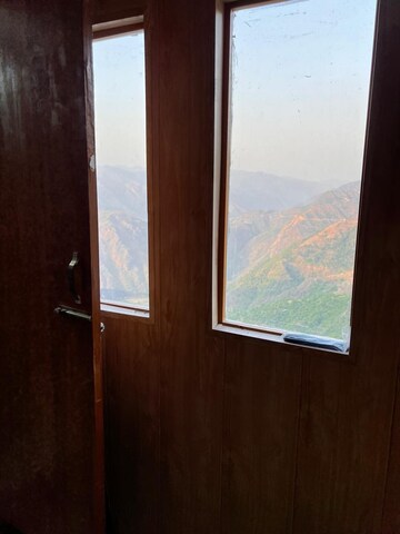 Room in 6+ BHK Penthouse at Mussoorie – for Sale