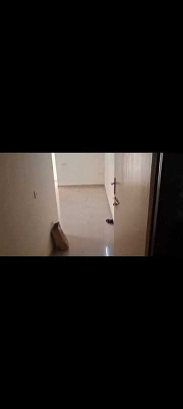 Room in 2 BHK Apartment at Suncity Avenue 102, Sector 102 – for Sale