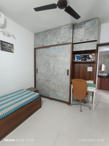 Room in 2 BHK Builder Floor at Santacruz East – for Rent