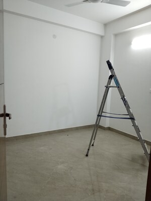 Room in 2 BHK Apartment at Panchsheel Vihar – for Rent