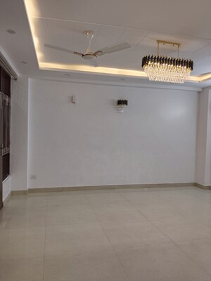 Room in 2 BHK Apartment at Panchsheel Vihar – for Rent