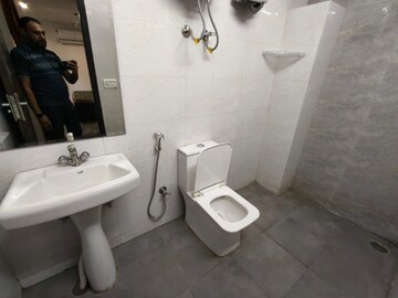 Bathroom in 1 BHK Builder Floor at Sector 46 – for Rent