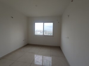 Room in 2.5 BHK Apartment at Shriram Southern Crest, Jp Nagar – for Sale