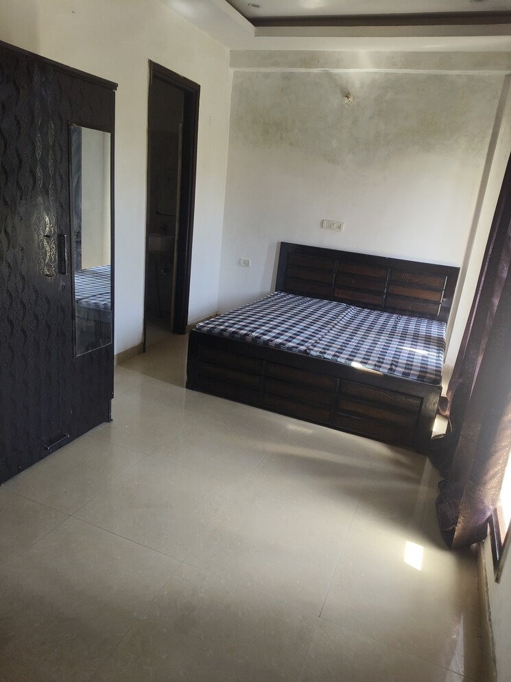 Master Bedroom, vipul-world-floors 3 Bedroom 1780 Sq.Ft. Builder Floor In Sector 48 Gurgaon 9243320