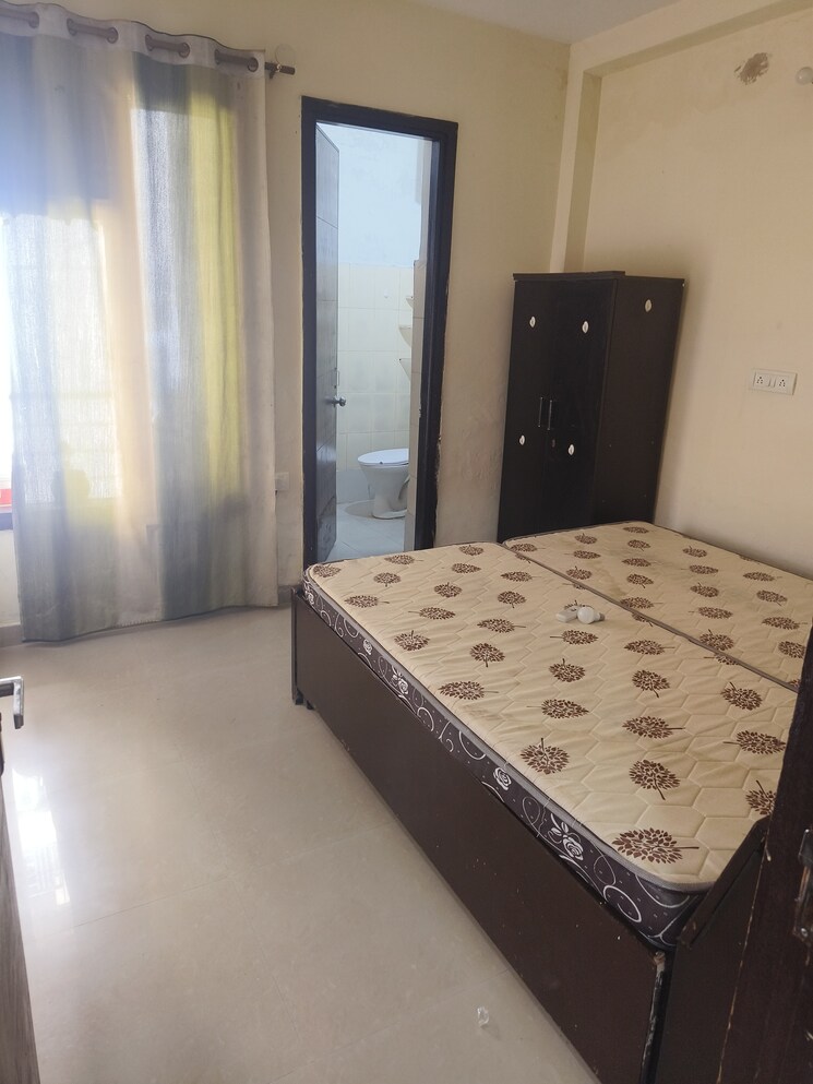 Bedroom, vipul-world-floors 3 Bedroom 1780 Sq.Ft. Builder Floor In Sector 48 Gurgaon 9243320