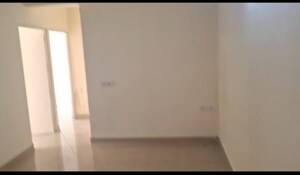 Room in 2 BHK Apartment at Suncity Avenue 102, Sector 102 – for Rent