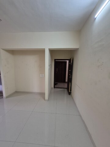 Living Room in 2 BHK Apartment at Mohan Mahal, Panch Pakhadi – for Rent