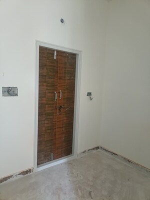 Room in 3 BHK Builder Floor at Nri Layout – for Rent