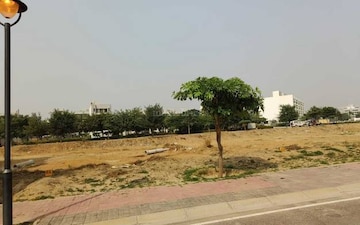 Plot For Sale in DLF Garden City Independent Floors, Sector 92