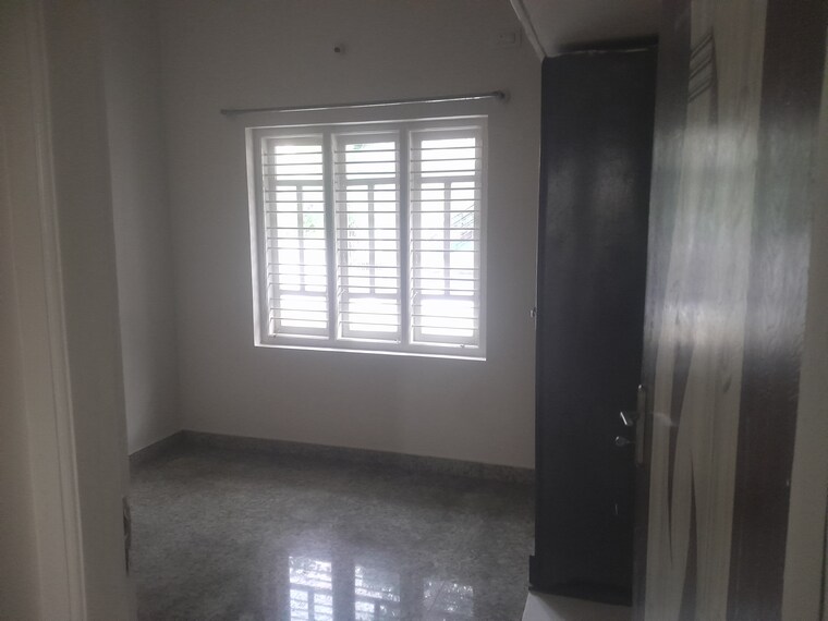 Room, nri layout 3 Bedroom 1500 Sq.Ft. Builder Floor In Nri Layout Bangalore 9243365