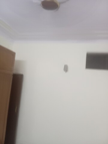 Furnished Amenities in 2.5 BHK Builder Floor at Sector 15 – for Rent