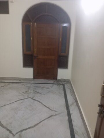 Furnished Amenities in 2.5 BHK Builder Floor at Sector 15 – for Rent