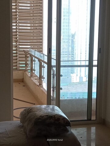 Room in 3 BHK Apartment at Indiabulls Sky Forest, Lower Parel – for Rent