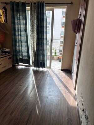 2 BHK Apartment For Rent in Paras Seasons, Sector 168