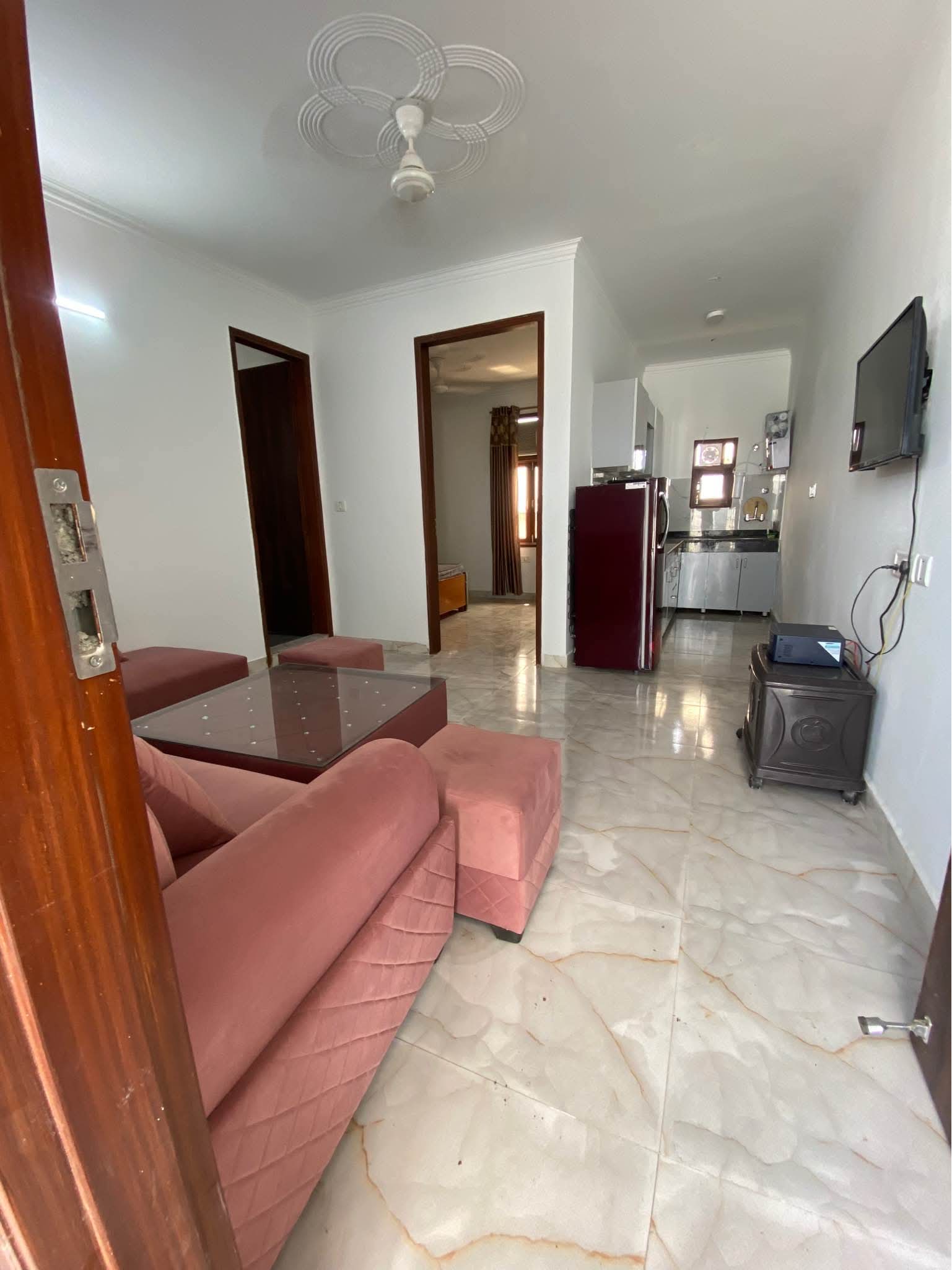 1 BHK + Servant Room Apartment For Rent in Palm Residency Chhatarpur