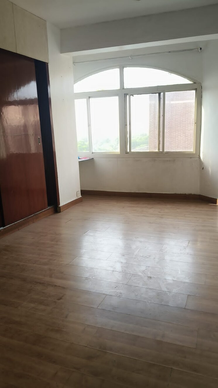 Room, mayur vihar 2.5 Bedroom 1150 Sq.Ft. Apartment In Mayur Vihar Delhi 9243459