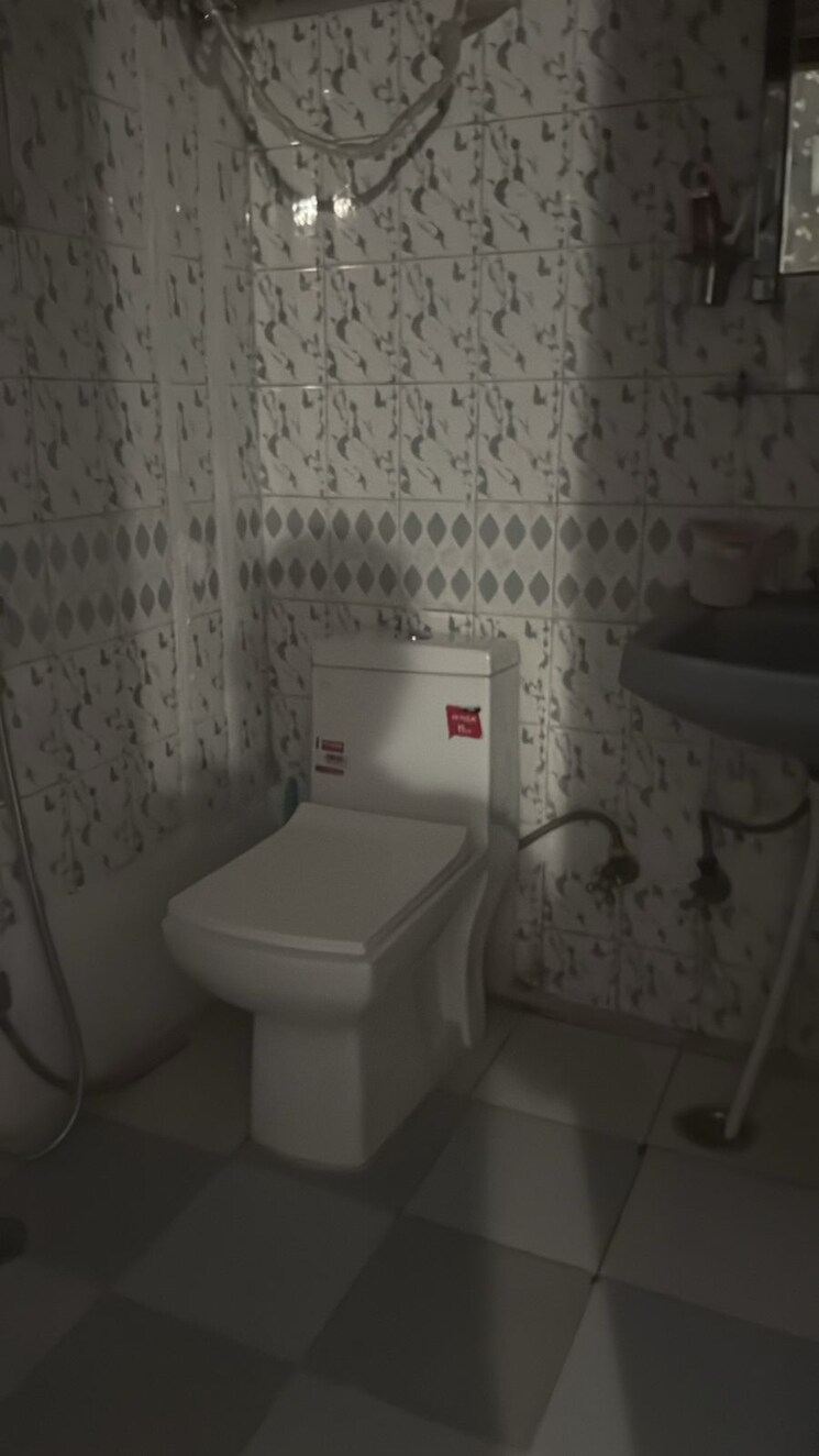 Bathroom, palam-vihar-residents-association 3 Bedroom 1550 Sq.Ft. Independent House In Palam Vihar Gurgaon 9243463